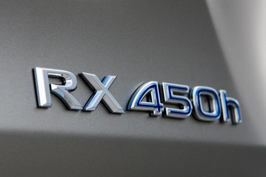 Логотип Lexus RX450h 2019 года  (WW) (фото 65 из 97)